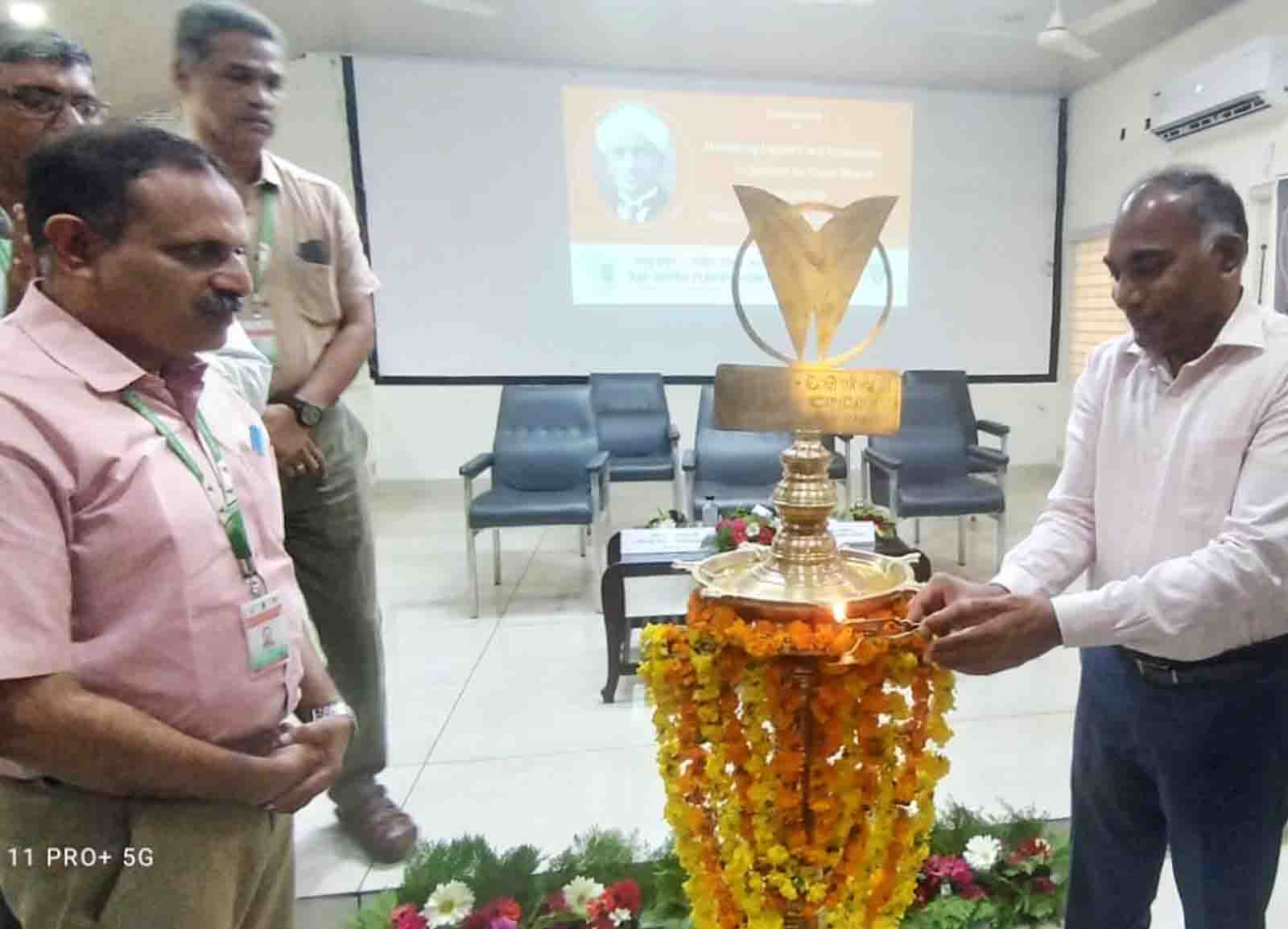 Photo for ICAR-CPCRI organized National Science Day grooming college students for leaders and innovators in science 